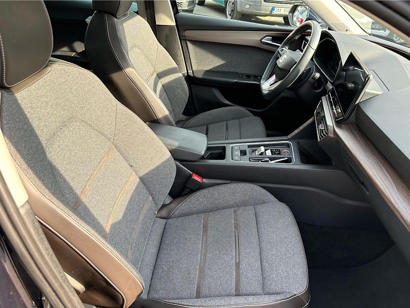 Seat Leon Xcellence 1.5 eTSI 110 kW DSG - fotka 18 z 21