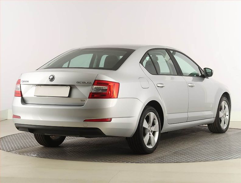 Škoda Octavia (2013) Elegance 1.6 TDI, Tempomat - fotka 5 z 21
