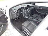 Mercedes-Benz Třídy A (2016) 200 d w176 - náhled 12