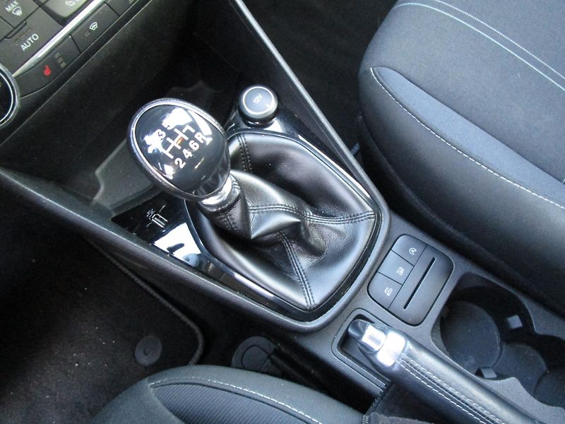Ford Fiesta 1,0-73KW-NOVÁ STK - fotka 12 z 14