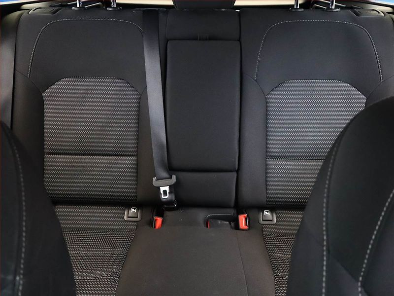 Kia Ceed (2023) 1.5 T-GDI, ČR, 1. maj. - fotka 8 z 18