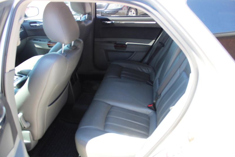 Chrysler 300C (2005) 3,5i KŮŽE ZAMLUVENO - fotka 10 z 16