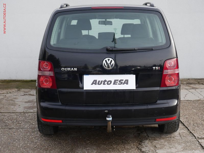 Volkswagen Touran (2007) 1.4 TSi, autoAC, tažné - fotka 5 z 17