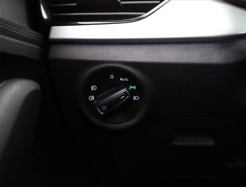 Škoda Kamiq (2021) Style 1.0 TSI, Serv.kniha - fotka 14 z 17