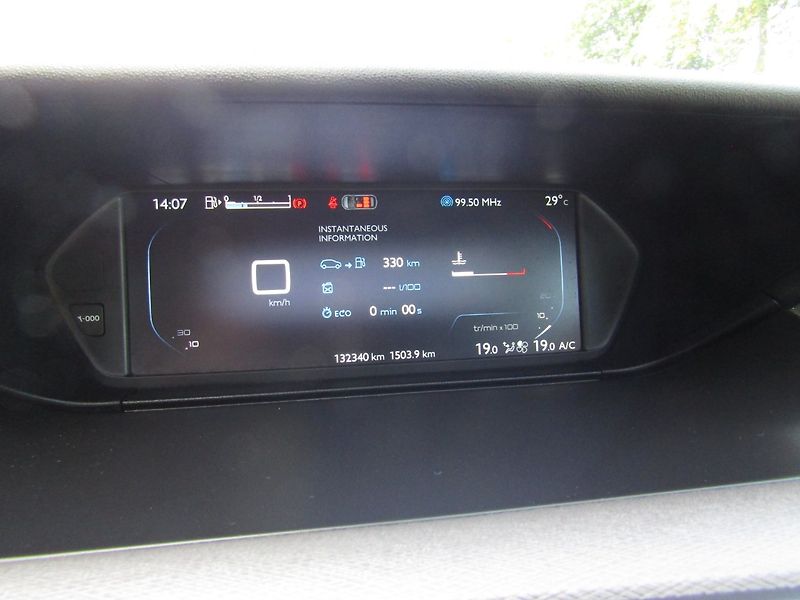Citroën C4 Picasso (2015) 1.6 HDI 88kW PLNÁ VÝBAVA - fotka 31 z 40