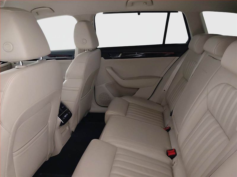 Škoda Superb (2018) Laurin&Klement 2.0 TDI, 4X4 - fotka 10 z 32