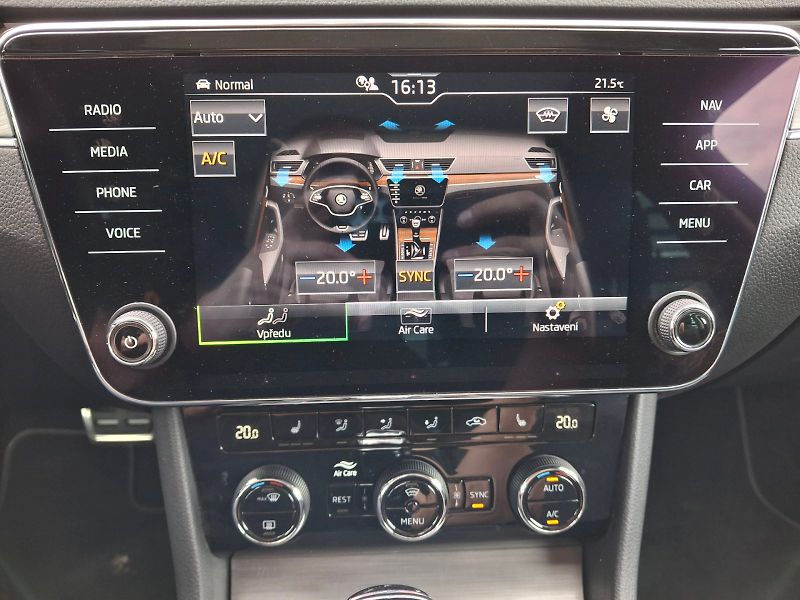 Škoda Superb (2022) Combi Scout DSG 4x4 2,0TDi 147 - fotka 23 z 35