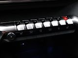Peugeot 5008 1.6 PT 180k Aut. Allure 7-Míst - náhled 25