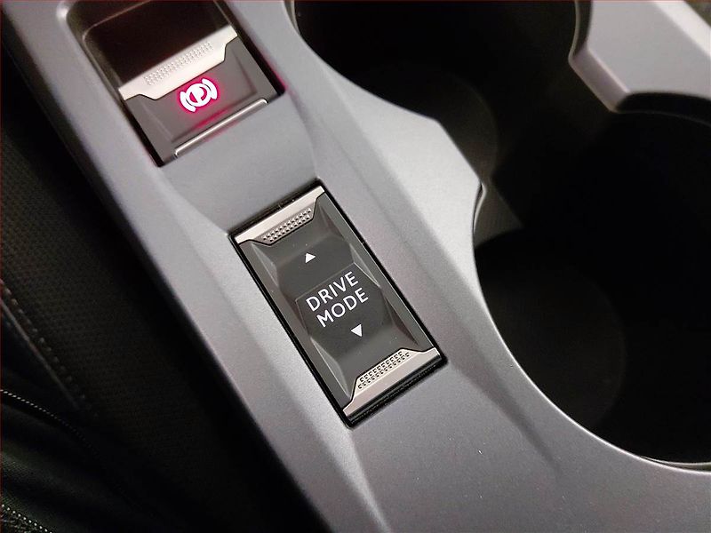 Peugeot 2008 (2020) 1.2 PureTech, Automat - fotka 20 z 21