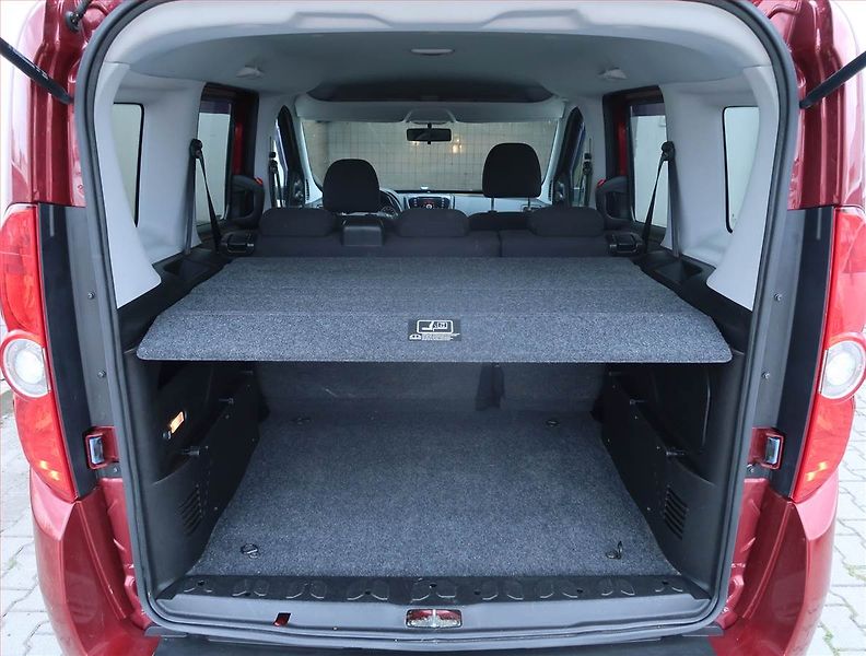 Fiat Dobló (2010) 1.3 MultiJet, 5Míst - fotka 13 z 14