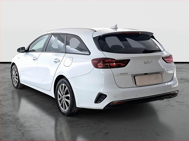 Kia Ceed (2023) 1.5 T-GDI, ČR,1.maj - fotka 4 z 19