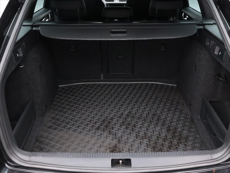 Škoda Octavia RS 2,0 TDI 135kW DSG LED 1.Maj - fotka 10 z 27