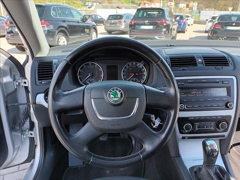 Škoda Octavia 1,2 TSI,77kw,KLIMA,TEMPOMAT, - fotka 12 z 29