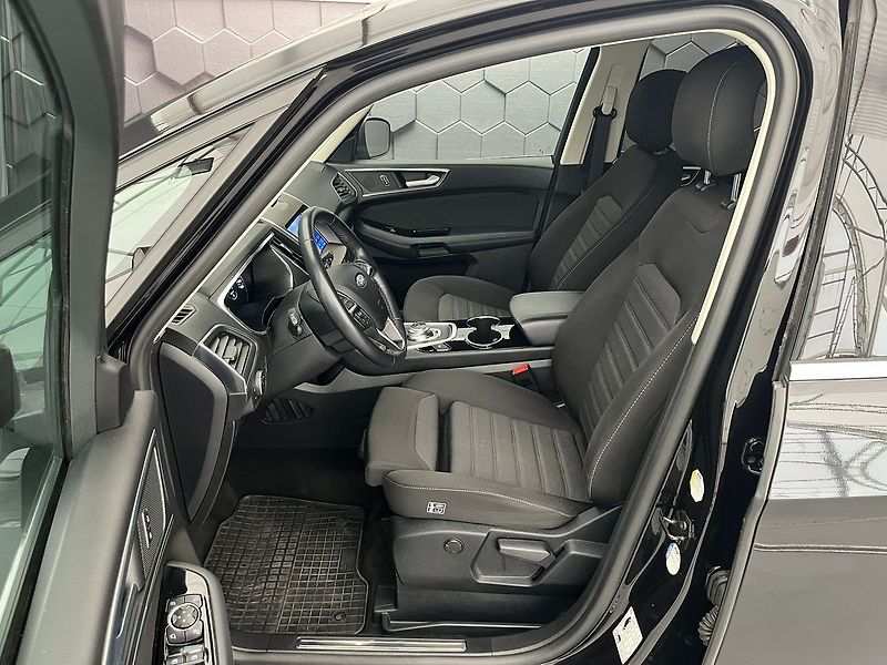 Ford Galaxy 2.5 HEV TITANIUM 7 míst - fotka 19 z 71