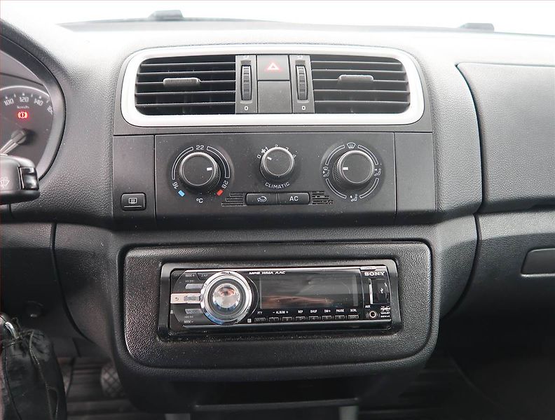 Škoda Fabia (2008) Ambition 1.2 12V, Serv.kniha - fotka 12 z 14