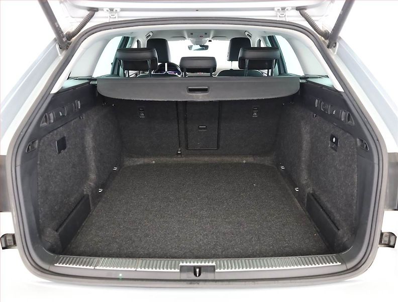 Škoda Superb (2022) Scout 2.0 TDI - fotka 14 z 15