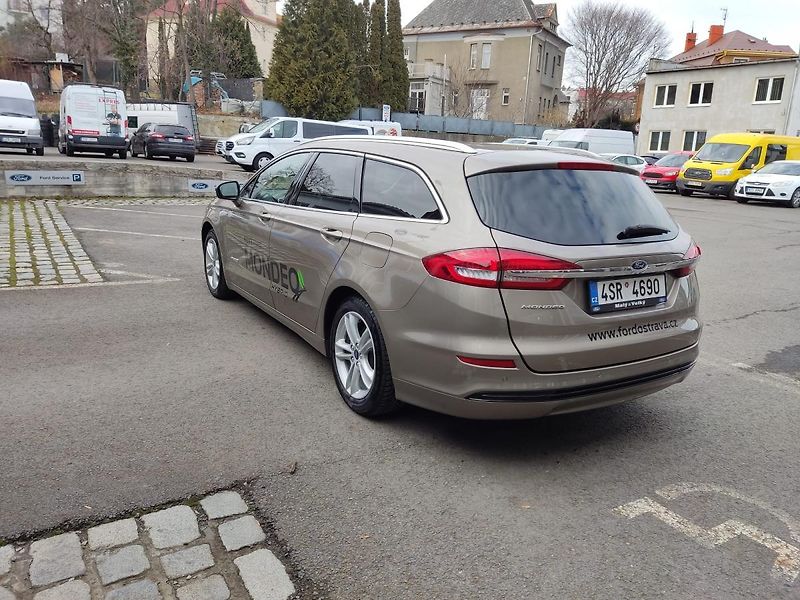 Ford Mondeo (2019) 2.0 Hybrid 187k Titanium - fotka 5 z 14