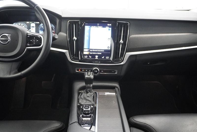 Volvo V60 CROSS COUNTRY  2,0 D4 AWD AUT. - fotka 22 z 29