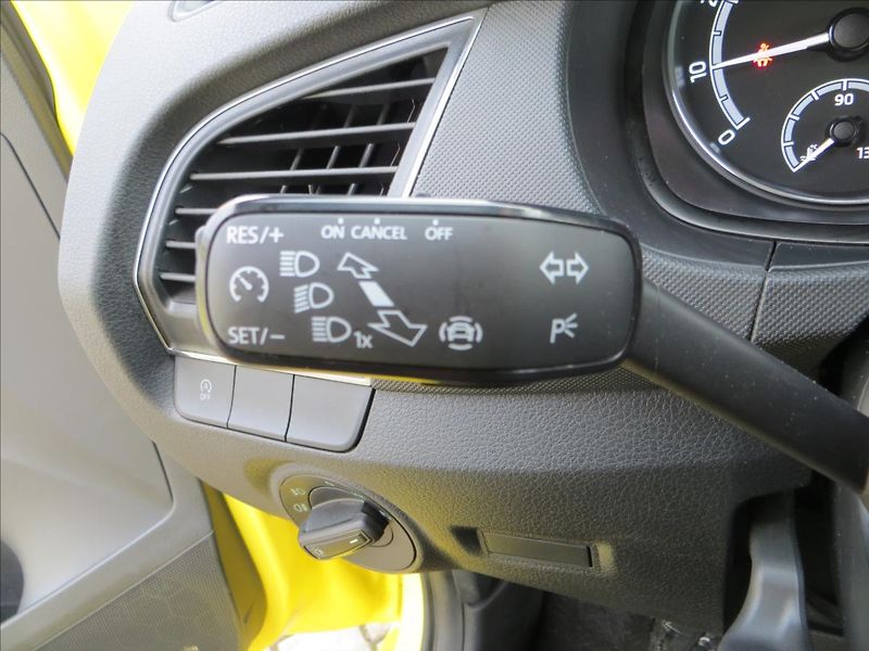 Škoda Fabia 1,0 TSI Ambition Tour ČR - fotka 17 z 24
