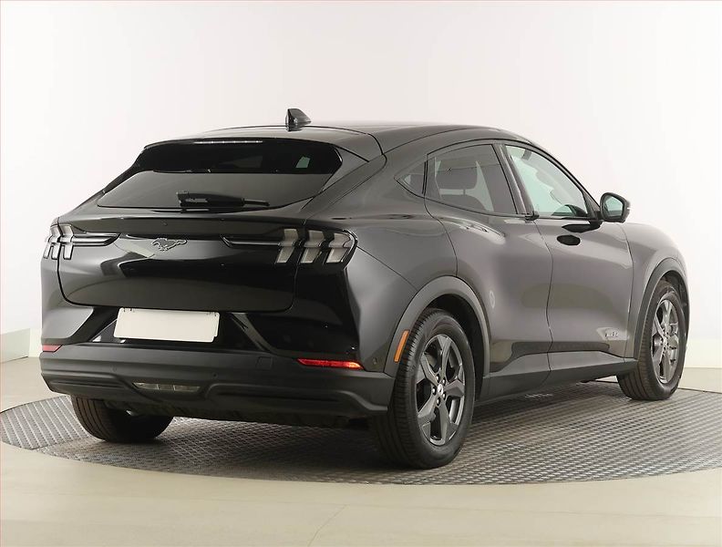 Ford Mustang Mach-E (2021) Standard Range RWD, SoH 94% - fotka 5 z 34