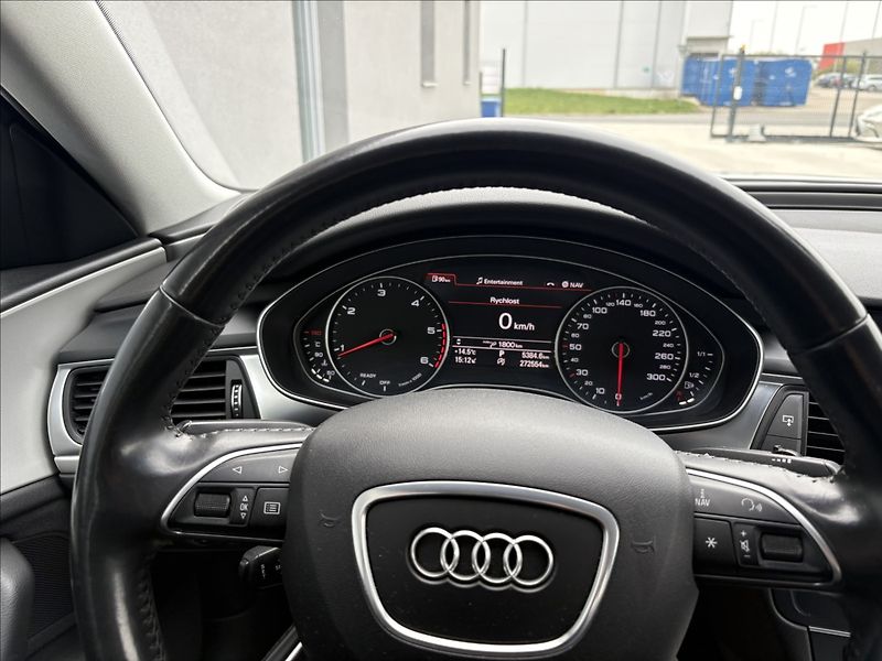 Audi A6 3,0 160 kw ČR 4x4 serviované - fotka 11 z 29