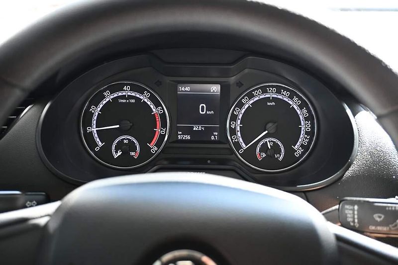 Škoda Octavia (2019) 1.5 ACTIVE 110 KW TSI - fotka 16 z 20