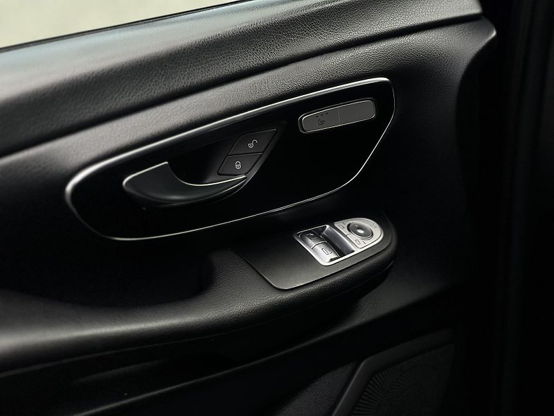 Mercedes-Benz Třídy V (2018)  V-Class 250d L 4MATIC - fotka 19 z 32