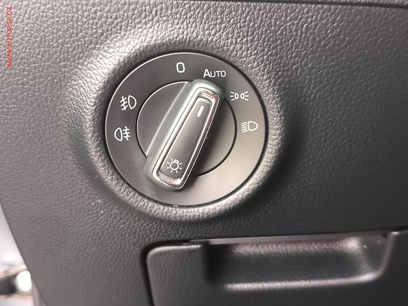 Škoda Superb (2017) 1.4 TSi, Style, bixen, panor - fotka 20 z 23
