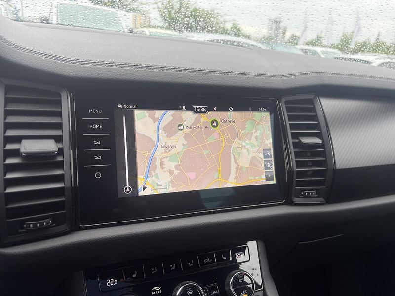 Škoda Kodiaq 2.0TDI Sportline DSG 4x4 7míst - fotka 20 z 24