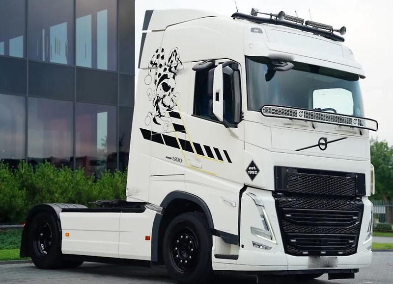 Volvo FH (2022) 500 4x2 tahač EURO 6 - fotka 2 z 27