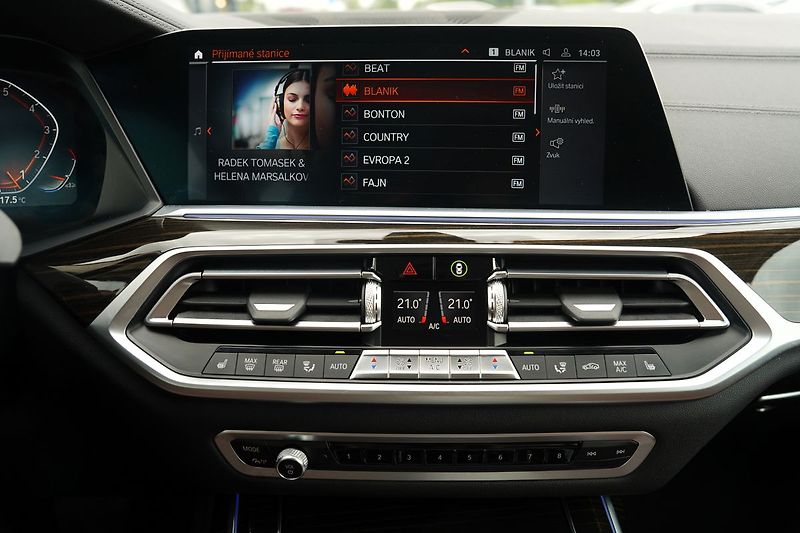 BMW X7 40i xDrive/panorama/7 míst - fotka 37 z 47