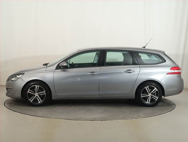 Peugeot 308 (2017) 1.2 PureTech, Navi, Tempomat - fotka 3 z 21