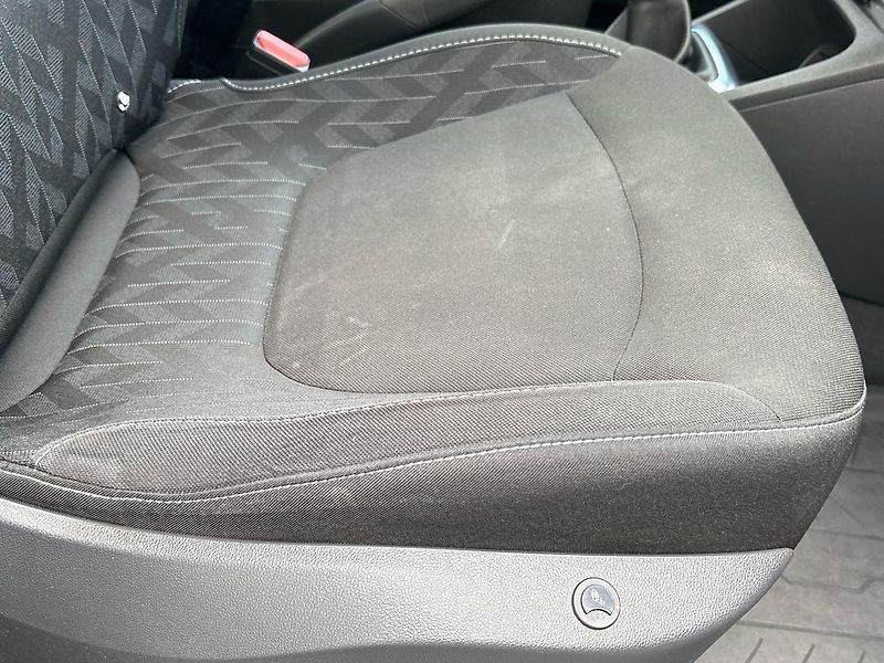 Renault Captur (2019) LIMITED MAN6, ČR - fotka 15 z 46