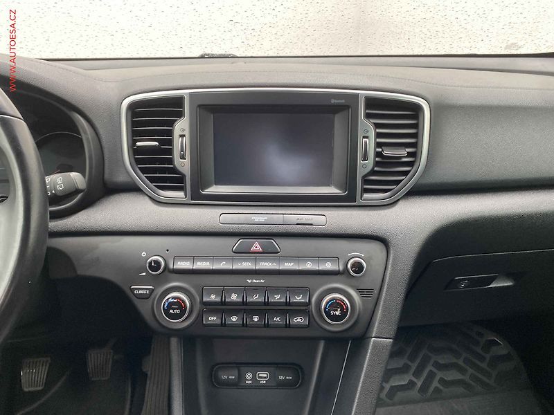 Kia Sportage (2017) 1.6 GDi, Navi, kamera, + kola - fotka 12 z 18