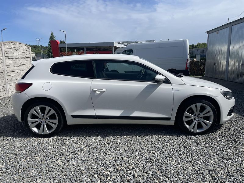 Volkswagen Scirocco 1.4TSi 125PS SPORT EDITION TOP - fotka 11 z 178