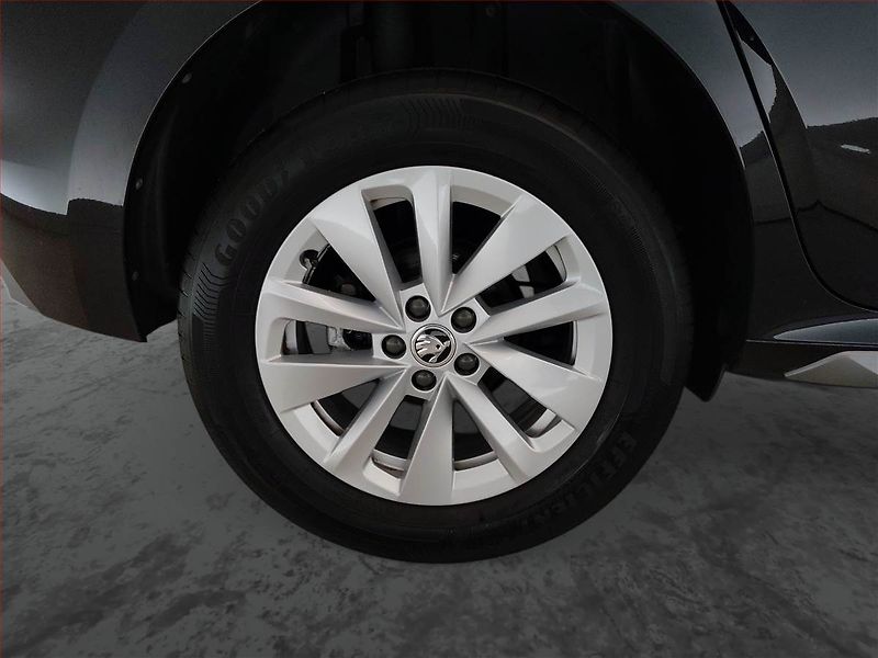 Škoda Kamiq (2023) Style Plus 1.0 TSI, Automat - fotka 15 z 17