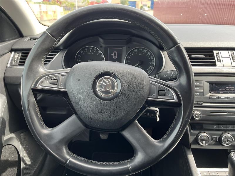 Škoda Octavia 1,6 TDi AMBIENT KLIMA STK 1/28 - fotka 15 z 34