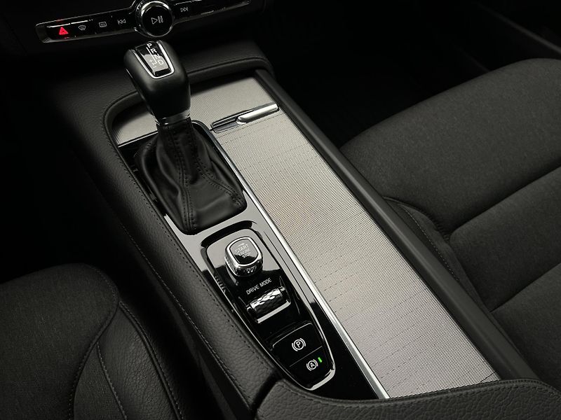 Volvo V90 CC D4 POLESTAR AWD AUT - fotka 25 z 44