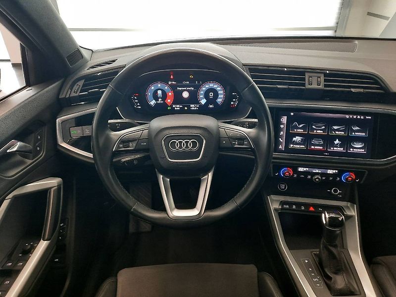 Audi Q3 (2022) 35 TDI quattro (110kW/150k) S - fotka 18 z 21