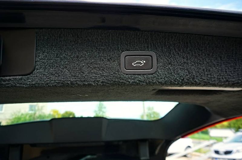 Volvo V70 (2016) MOMENTUM 2,0 D4 133 kW - fotka 12 z 64