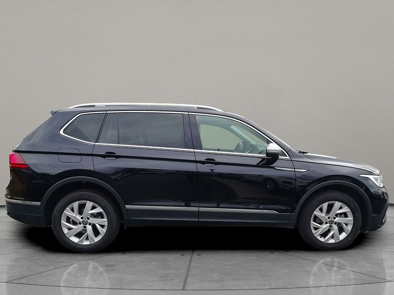 Volkswagen Tiguan Allspace 1,5 TSI DSG Life 110 kW - fotka 3 z 23