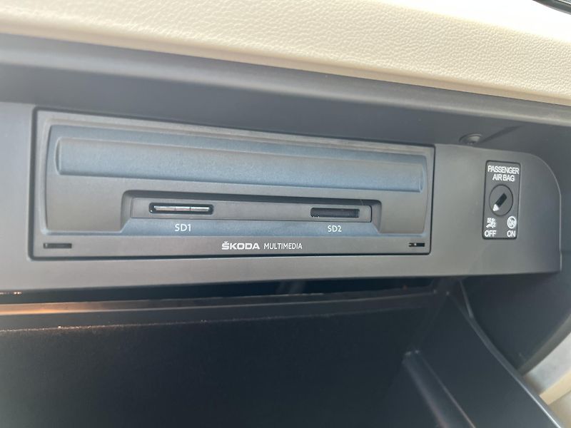 Škoda Octavia 2.0TDi 135kw 4x4 DSG ČR odpDPH - fotka 40 z 49