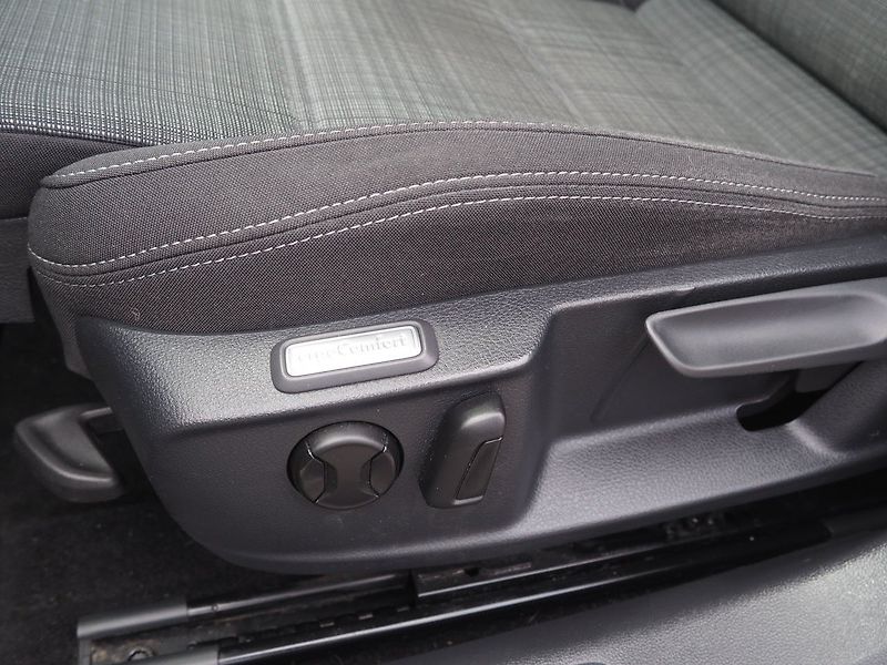 Volkswagen Passat (2020) 2.0TDI, 90kW - fotka 18 z 36