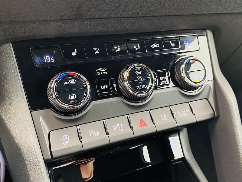 Škoda Karoq 2,0 TDI 110kW DSG 4x4 Sportlin - fotka 17 z 27