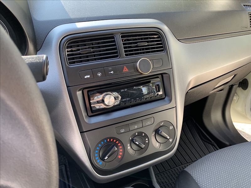 Fiat Punto 1,2 i - fotka 11 z 17