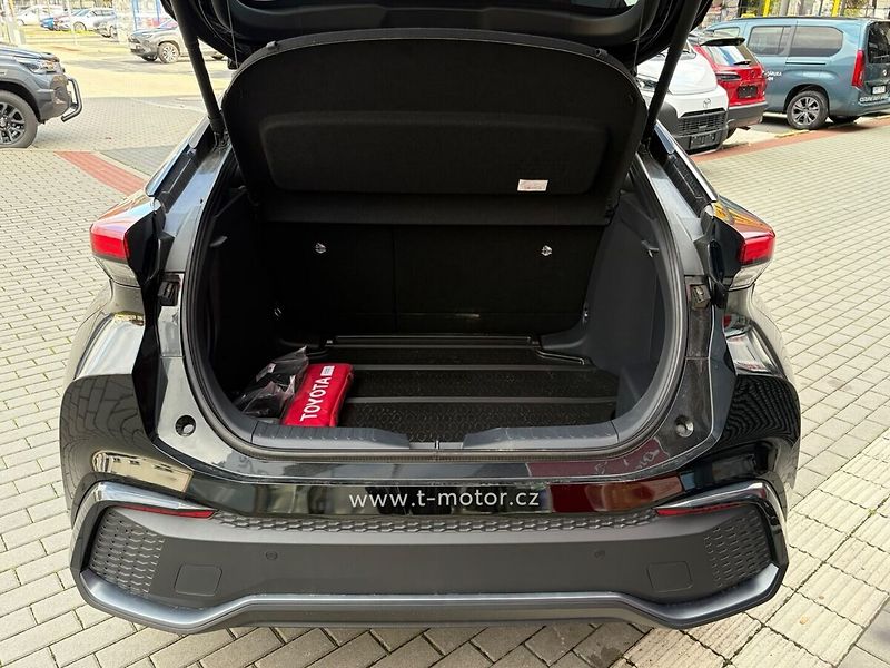 Toyota C-HR 2.0L HEV (4x4)  Executive Prem - fotka 16 z 21