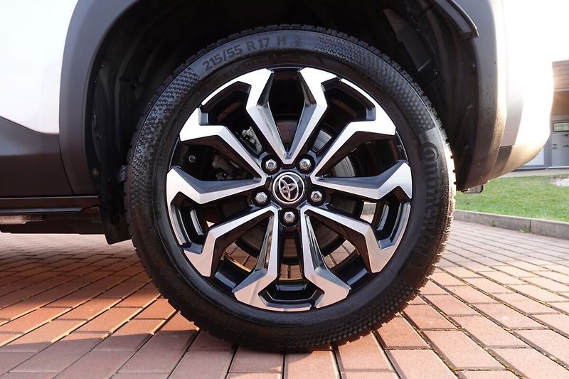 Toyota Yaris Verso 1.5VVTi CVT Comfort Style Tech - fotka 8 z 31