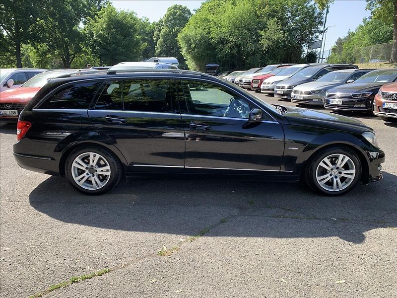 Mercedes-Benz Třídy C 2,2 CDI 4MATIC - fotka 4 z 20