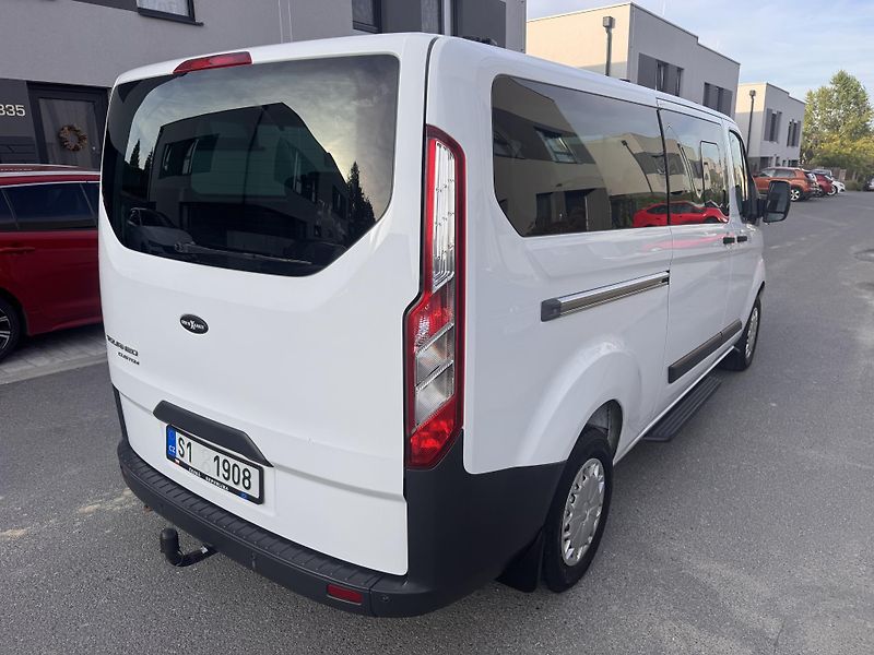 Ford Tourneo Custom 2.2TDCI 92KW L2 9.MÍST - fotka 5 z 32
