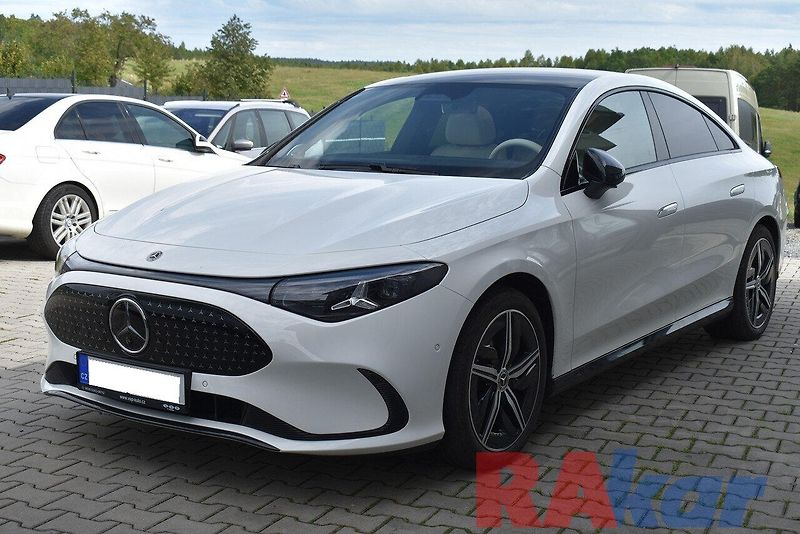 Mercedes-Benz CLA 350 EQ 4matic - fotka 2 z 28